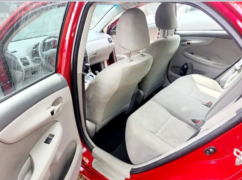 Thumbnail 3 of 2012 Toyota Corolla LE